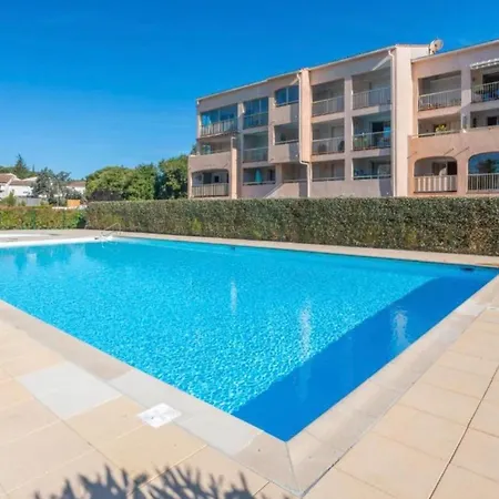 Beautiful With Pool Close To The Beaches דירה *